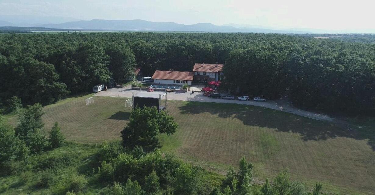 Izvor Hotel "Изворъ" Shipot Exteriör bild