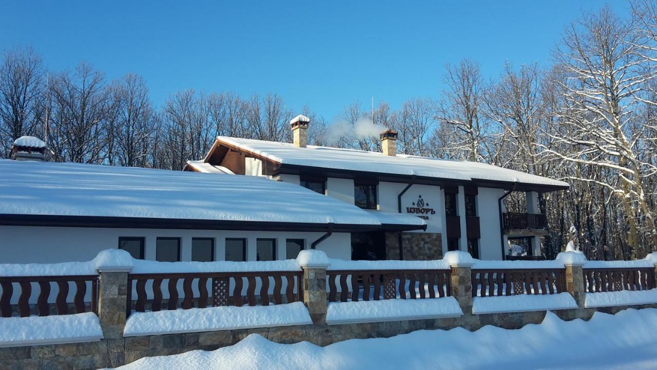 Izvor Hotel "Изворъ" Shipot Exteriör bild