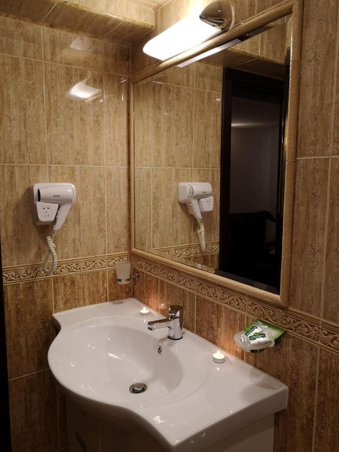 Izvor Hotel "Изворъ" Shipot Exteriör bild