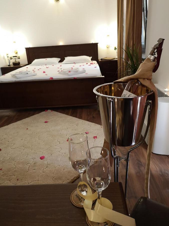 Izvor Hotel "Изворъ" Shipot Exteriör bild